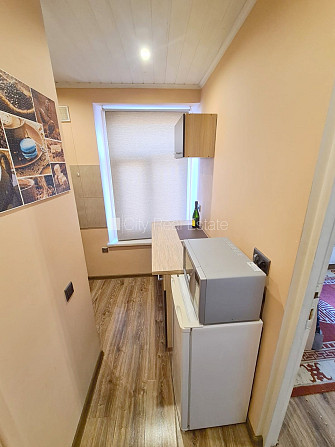 Pagalma ēka, vieta automašīnai, ieeja no pagalma, logi vērsti uz pagalma pusi, istaba izolēta, Rīga - foto 8