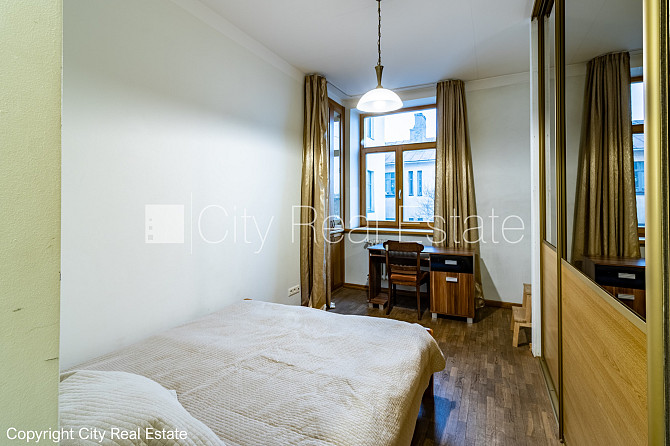 Pagalma māja, slēgts pagalms, objektu apsargā fiziskā apsardze, ieeja no pagalma, pagalmā Rīga - foto 6