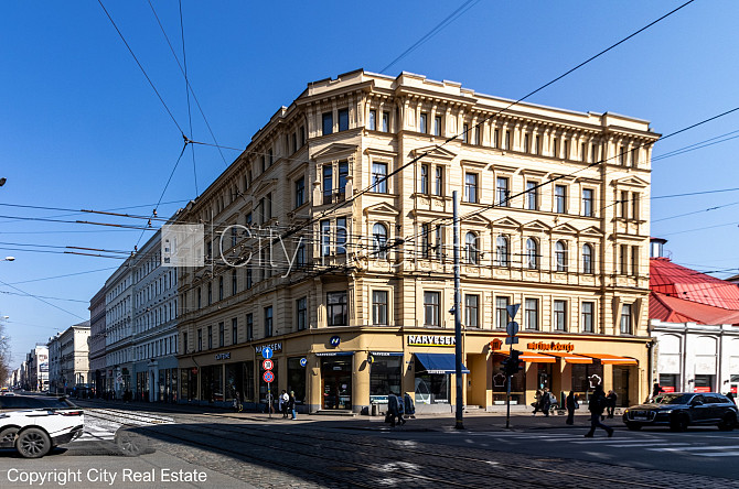 Fasādes māja, renovēta māja, fasāde ar dekoratīvo apmetumu, slēgts pagalms, ieeja no ielas Rīga - foto 14