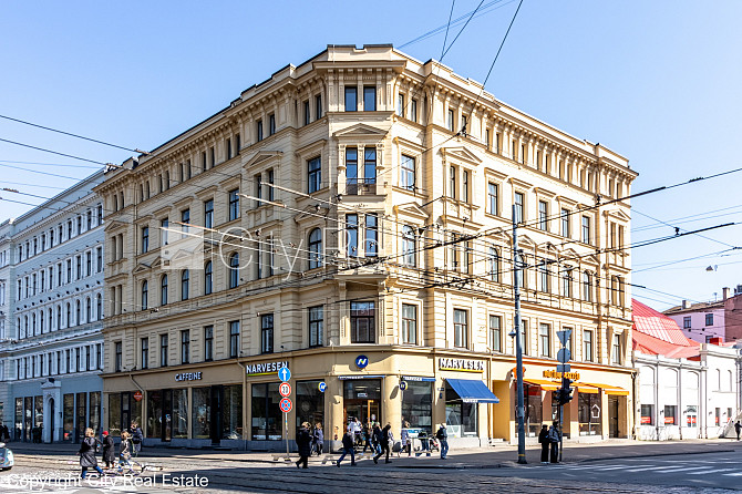 Fasādes māja, renovēta māja, fasāde ar dekoratīvo apmetumu, slēgts pagalms, ieeja no ielas Rīga - foto 14