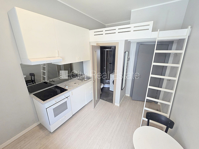 Fasādes māja, renovēta māja, slēgts pagalms, ieeja no ielas, kāpņu telpa pēc kosmētiskā Rīga - foto 1