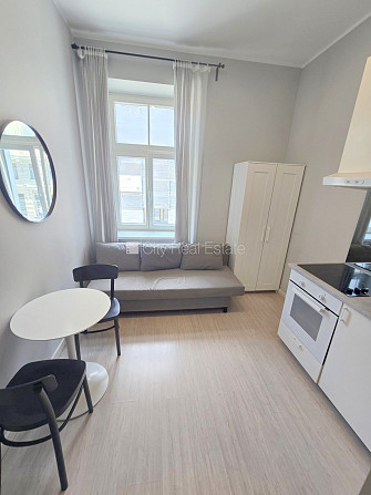 Fasādes māja, renovēta māja, slēgts pagalms, ieeja no ielas, kāpņu telpa pēc kosmētiskā Rīga - foto 7