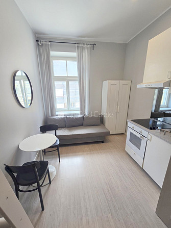 Fasādes māja, renovēta māja, slēgts pagalms, ieeja no ielas, kāpņu telpa pēc kosmētiskā Rīga - foto 9