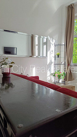 Fasādes māja, renovēta māja, ieeja no ielas, ir lifts, kāpņu telpa pēc kapitālā remonta, Rīga - foto 3