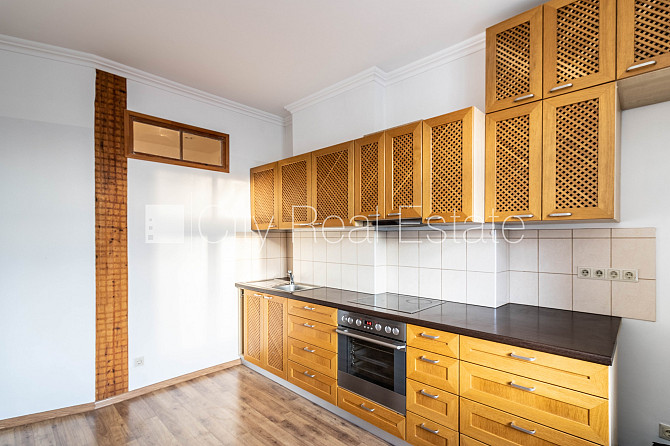 Fasādes māja, renovēta māja, labiekārtota apzaļumota teritorija, slēgts pagalms, iespēja Rīga - foto 2