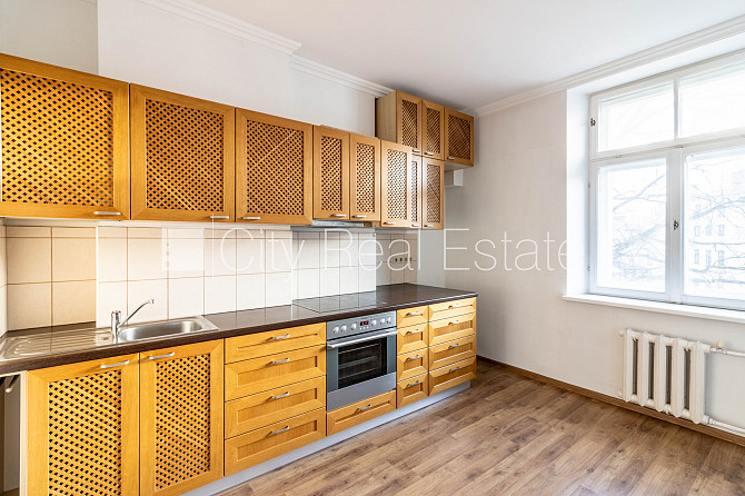 Fasādes māja, renovēta māja, labiekārtota apzaļumota teritorija, slēgts pagalms, iespēja Rīga - foto 1