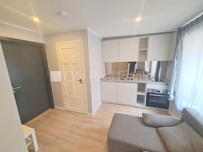Fasādes māja, renovēta māja, slēgts pagalms, ieeja no ielas un pagalma, kāpņu telpa pēc Rīga - foto 9