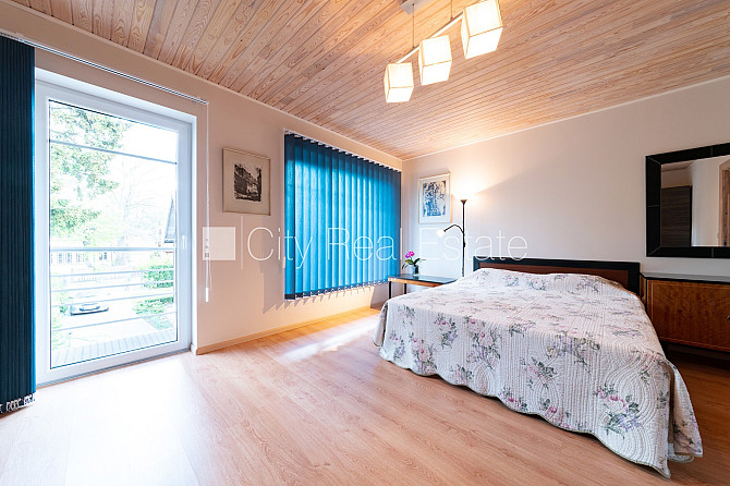 Dvīņu māja, labiekārtots apzaļumots pagalms, vieta automašīnai, balkons, guļamistabu skaits Jūrmala - foto 8