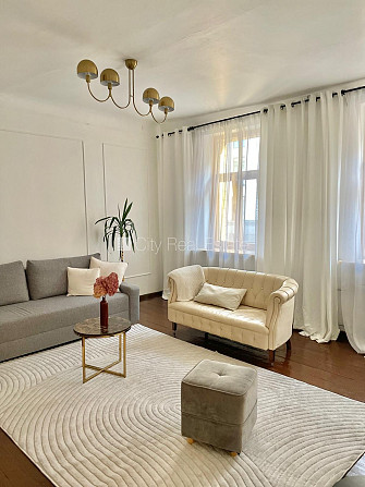 Fasādes māja, restaurēta māja, labiekārtots apzaļumots pagalms, slēgts pagalms, vieta Rīga - foto 1