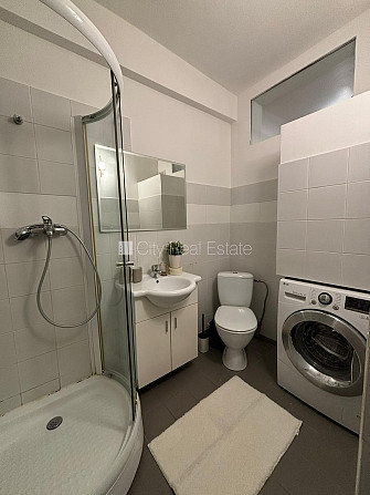 Fasādes māja, restaurēta māja, labiekārtots apzaļumots pagalms, slēgts pagalms, vieta Rīga - foto 14