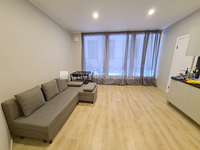 Fasādes māja, renovēta māja, slēgta teritorija, ieeja no ielas, ir lifts, kāpņu telpa pēc Rīga - foto 10