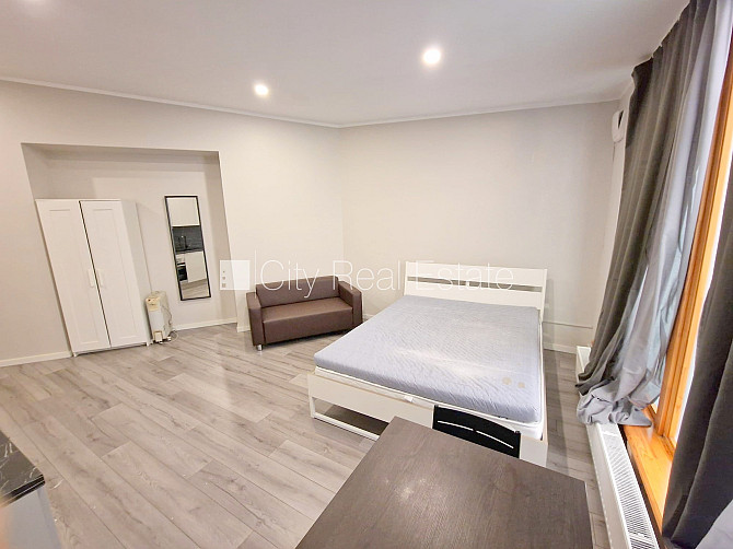Fasādes māja, renovēta māja, slēgta teritorija, ieeja no ielas, ir lifts, kāpņu telpa pēc Rīga - foto 5