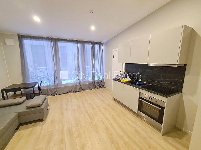 Fasādes māja, renovēta māja, slēgta teritorija, ieeja no ielas, ir lifts, kāpņu telpa pēc Rīga - foto 11