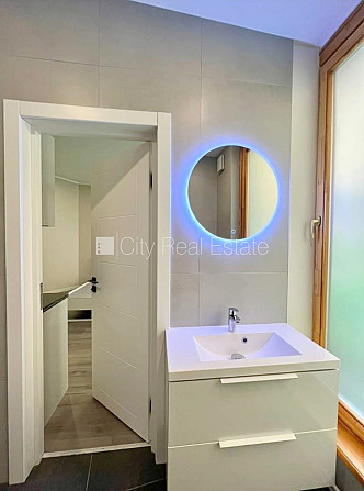Fasādes māja, renovēta māja, slēgta teritorija, ieeja no ielas, ir lifts, kāpņu telpa pēc Rīga - foto 20