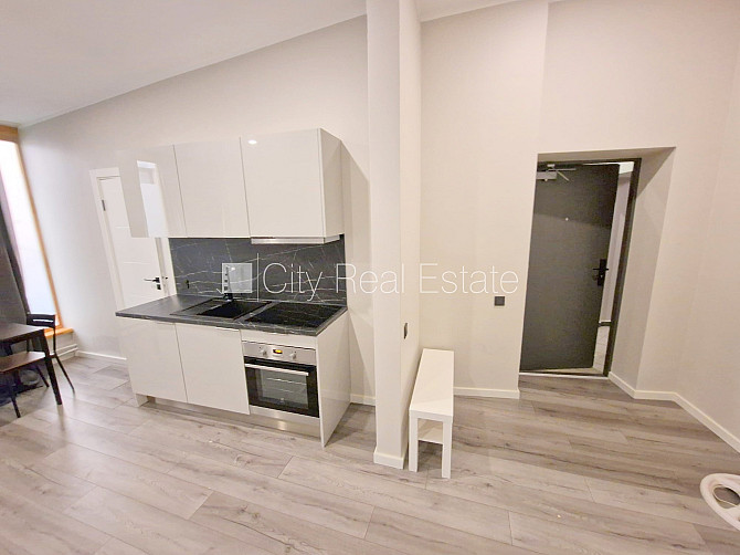 Fasādes māja, renovēta māja, slēgta teritorija, ieeja no ielas, ir lifts, kāpņu telpa pēc Rīga - foto 4