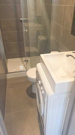 Fasādes māja, renovēta māja, slēgts pagalms, ieeja no ielas, kāpņu telpa pēc kapitālā Rīga - foto 15
