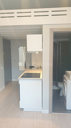 Fasādes māja, renovēta māja, slēgts pagalms, ieeja no ielas, kāpņu telpa pēc kapitālā Rīga - foto 2
