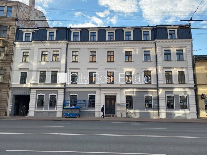 Fasādes māja, renovēta māja, slēgts pagalms, ieeja no ielas, kāpņu telpa pēc kapitālā Rīga - foto 19