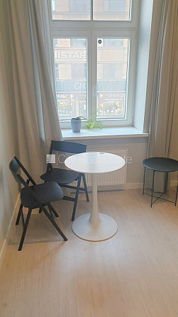 Fasādes māja, renovēta māja, slēgts pagalms, ieeja no ielas, kāpņu telpa pēc kapitālā Rīga - foto 5