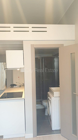 Fasādes māja, renovēta māja, slēgts pagalms, ieeja no ielas, kāpņu telpa pēc kapitālā Rīga - foto 10