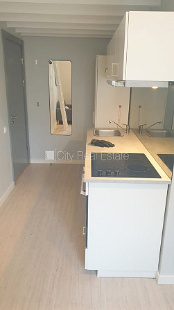 Fasādes māja, renovēta māja, slēgts pagalms, ieeja no ielas, kāpņu telpa pēc kapitālā Rīga - foto 14