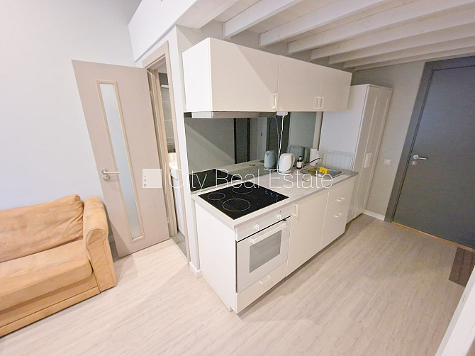 Fasādes māja, renovēta māja, slēgts pagalms, ieeja no ielas, kāpņu telpa pēc kapitālā Rīga - foto 3