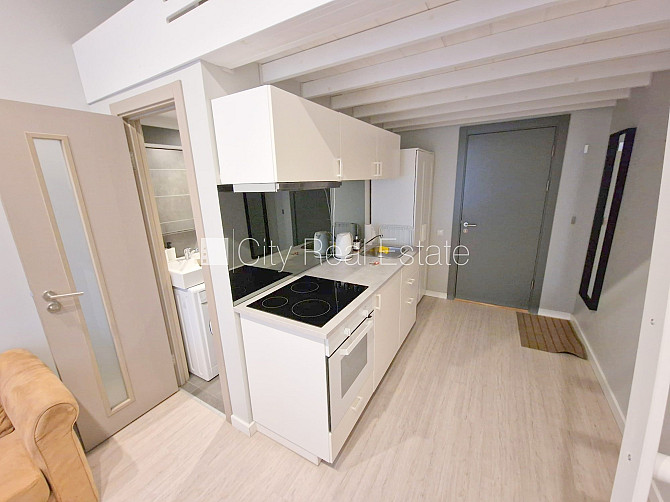 Fasādes māja, renovēta māja, slēgts pagalms, ieeja no ielas, kāpņu telpa pēc kapitālā Rīga - foto 11