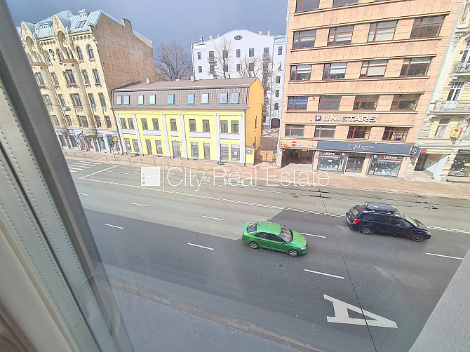 Fasādes māja, renovēta māja, slēgts pagalms, ieeja no ielas, kāpņu telpa pēc kapitālā Rīga - foto 10