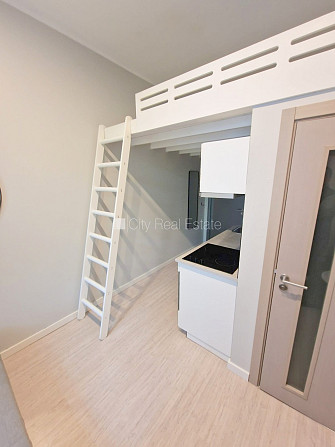 Fasādes māja, renovēta māja, slēgts pagalms, ieeja no ielas, kāpņu telpa pēc kapitālā Rīga - foto 12