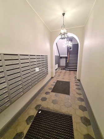 Fasādes māja, renovēta māja, slēgts pagalms, ieeja no ielas, kāpņu telpa pēc kosmētiskā Rīga - foto 12