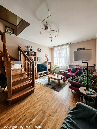 Zeme īpašumā, fasādes māja, restaurēta māja, labiekārtots apzaļumots pagalms, slēgts Rīga - foto 7