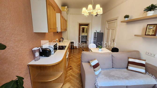 Šo dzīvokli izīrē pa diennaktīm (īstermiņa īre), īres cena sludinājumā norādīta par Rīga - foto 2