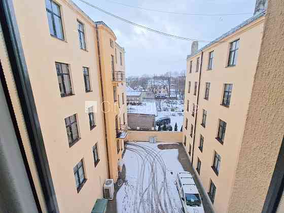 Фасадный дом, реновированный дом, закрытый двор, вход с улицы и со двора, Rīga