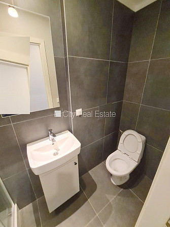 Pagalma ēka, renovēta māja, slēgts pagalms, ieeja no ielas un pagalma, kāpņu telpa pēc Rīga - foto 11