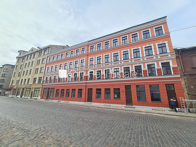 Fasādes māja, renovēta māja, slēgts pagalms, ieeja no ielas un pagalma, kāpņu telpa pēc Rīga - foto 15
