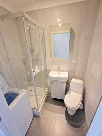 Fasādes māja, renovēta māja, slēgts pagalms, ieeja no ielas un pagalma, kāpņu telpa pēc Rīga - foto 9