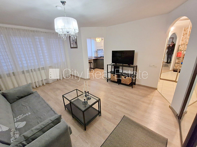 Fasādes māja, vieta automašīnai, ieeja no pagalma, lodžija 7,6 m2, logi vērsti uz pagalma Rīga - foto 7