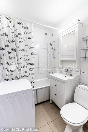 Fasādes māja, vieta automašīnai, ieeja no pagalma, lodžija 7,6 m2, logi vērsti uz pagalma Rīga - foto 18