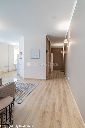 Renovēta māja, logi vērsti uz ielas pusi, guļamistabu skaits 2 gab., istabas izolētas, studio Rīga - foto 17