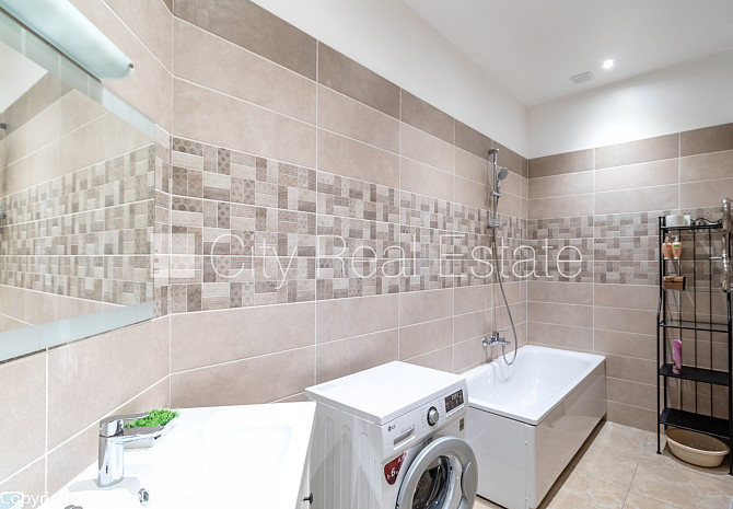 Renovēta māja, logi vērsti uz ielas pusi, guļamistabu skaits 2 gab., istabas izolētas, studio Rīga - foto 15