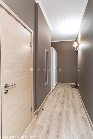 Renovēta māja, logi vērsti uz ielas pusi, guļamistabu skaits 2 gab., istabas izolētas, studio Rīga - foto 13