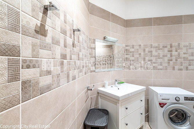 Renovēta māja, logi vērsti uz ielas pusi, guļamistabu skaits 2 gab., istabas izolētas, studio Rīga - foto 16