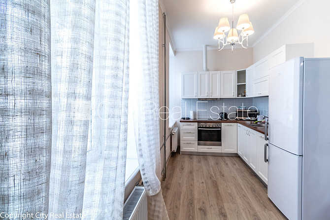 Renovēta māja, logi vērsti uz ielas pusi, guļamistabu skaits 2 gab., istabas izolētas, studio Rīga - foto 4