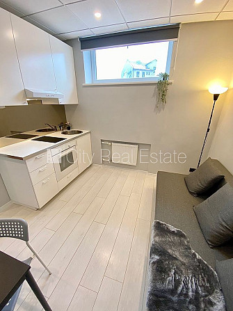 Fasādes māja, renovēta māja, slēgts pagalms, ieeja no ielas, ir lifts, kāpņu telpa pēc Rīga - foto 2