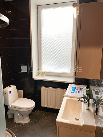Fasādes māja, renovēta māja, slēgts pagalms, ieeja no ielas, ir lifts, kāpņu telpa pēc Rīga - foto 9