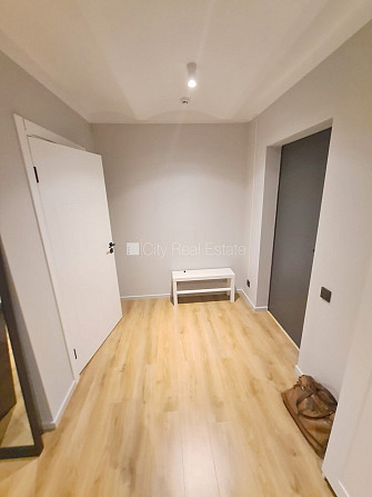 Fasādes māja, renovēta māja, slēgts pagalms, ieeja no ielas un pagalma, kāpņu telpa pēc Rīga - foto 13