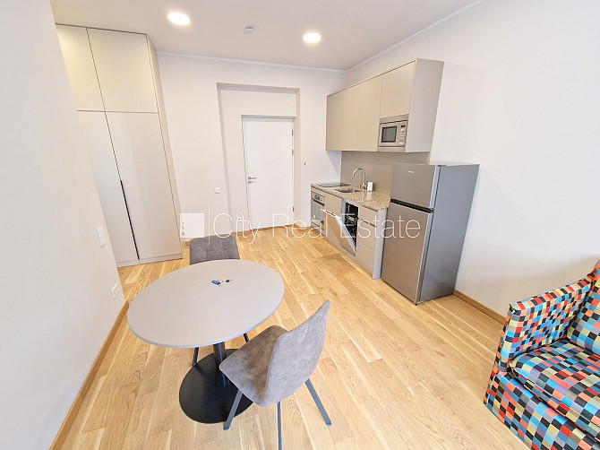 Pagalma ēka, renovēta māja, slēgts pagalms, ieeja no pagalma, ir lifts, kāpņu telpa pēc Rīga - foto 7