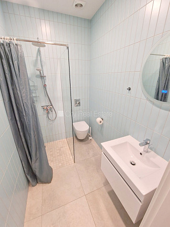 Pagalma ēka, renovēta māja, slēgts pagalms, ieeja no pagalma, ir lifts, kāpņu telpa pēc Rīga - foto 16
