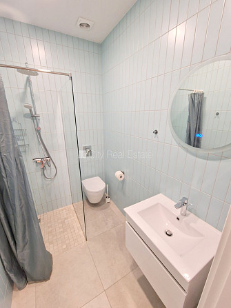 Pagalma ēka, renovēta māja, slēgts pagalms, ieeja no pagalma, ir lifts, kāpņu telpa pēc Rīga - foto 15