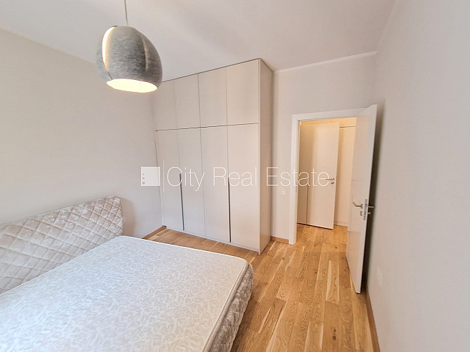 Pagalma ēka, renovēta māja, slēgts pagalms, ieeja no pagalma, ir lifts, kāpņu telpa pēc Rīga - foto 12